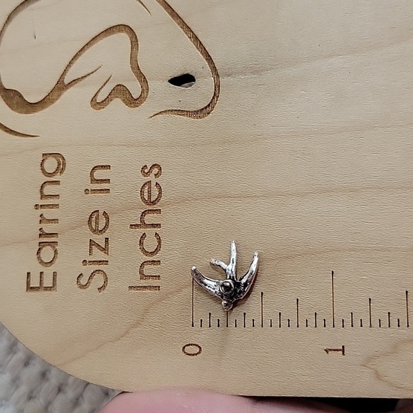 🔥LAST PAIR🔥 Soaring Swallow Stud Earrings - Picture 5 of 8